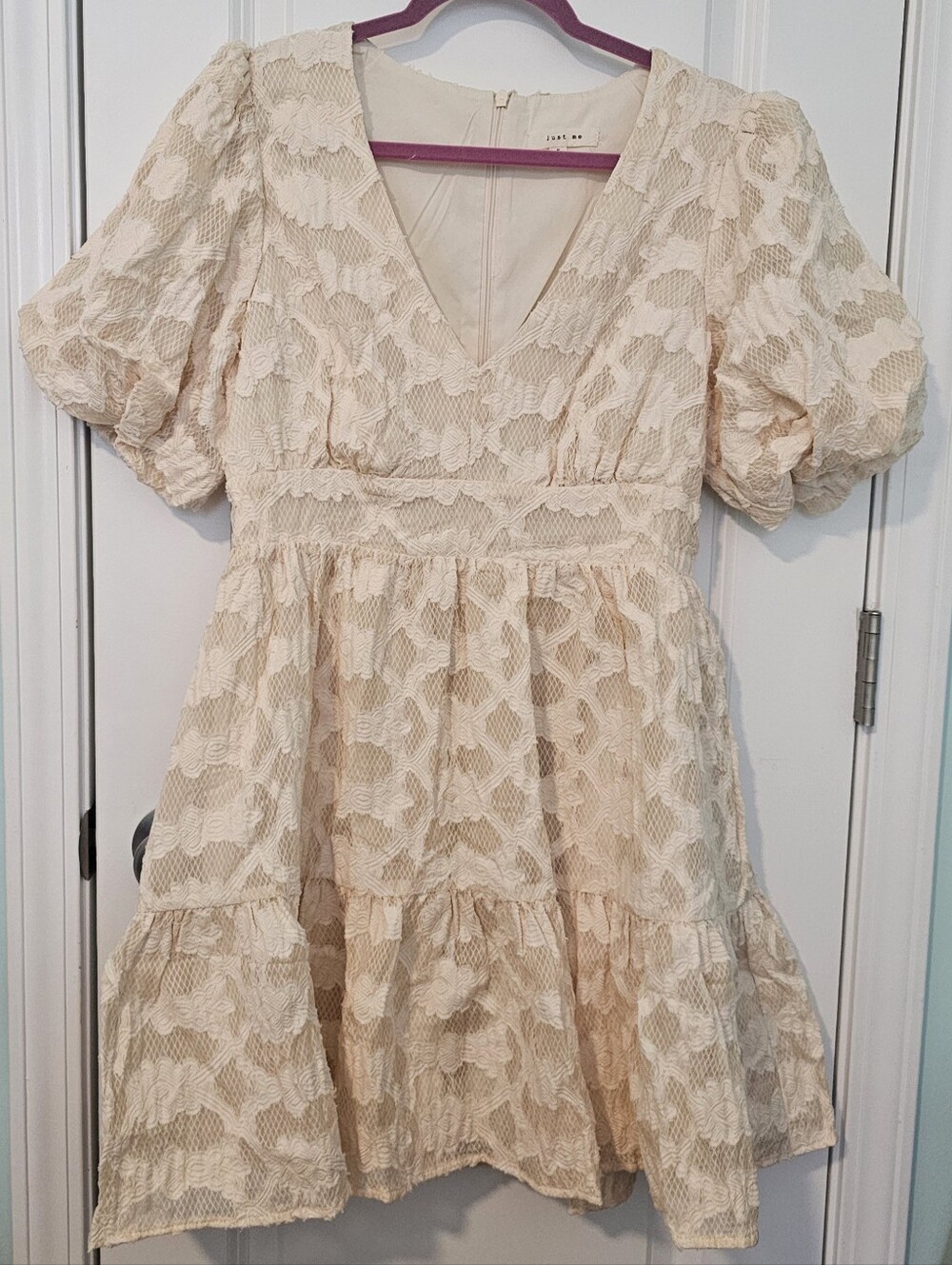 NWT- Womens Cream Lace Tiered Dress with Puff Sleeves- Size M